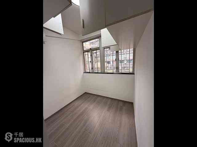 Mong Kok - Wing Wah Building 06