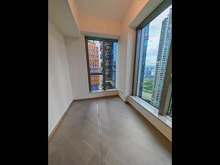 Lohas Park - Lohas Park Phase 11C Villa Garda II Tower 2A 03