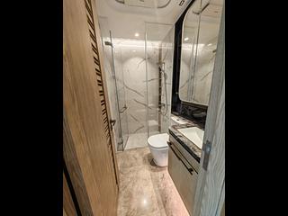Lohas Park - Lohas Park Phase 11C Villa Garda II Tower 2A 04