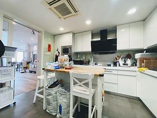 Repulse Bay - Ridge Court Block C-D 08