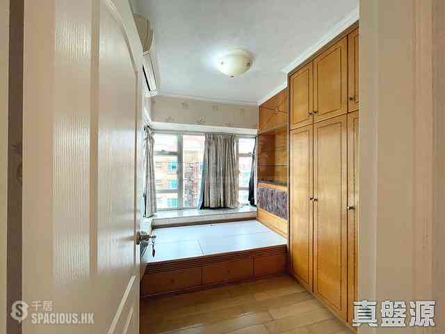 Tseung Kwan O - Well On Garden Block 4 03