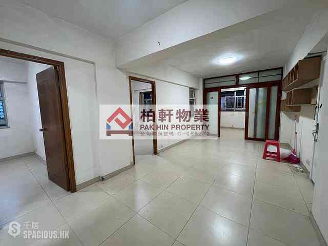 Quarry Bay - Lai Wah Mansion 01