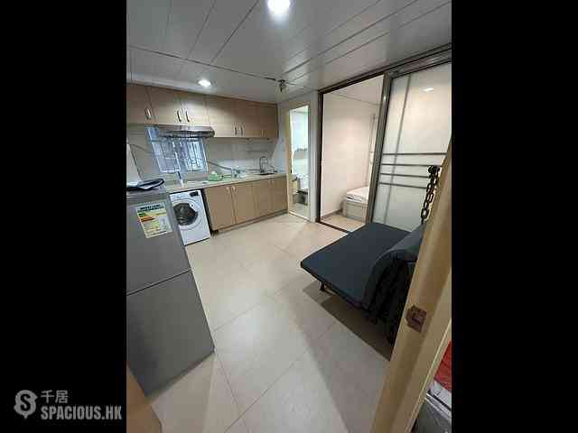 Sheung Wan - 70, Des Voeux Road West 02