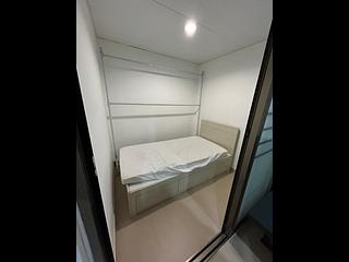 Sheung Wan - 70, Des Voeux Road West 03