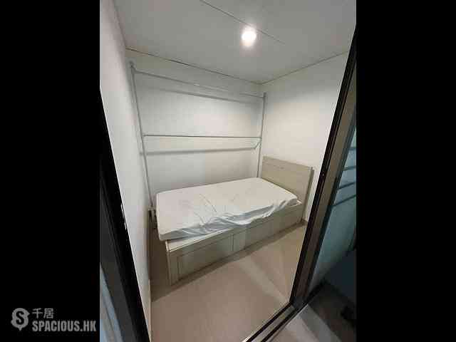 Sheung Wan - 70, Des Voeux Road West 03
