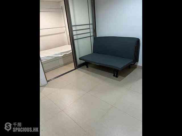 Sheung Wan - 70, Des Voeux Road West 05