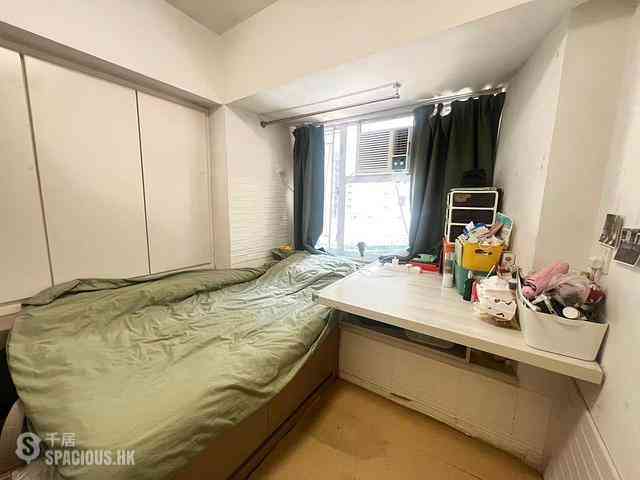 Mong Kok - On Hong Building 03