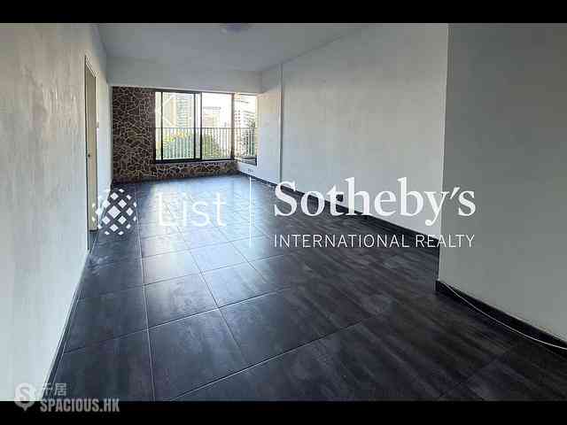 Mid Levels Central - Mackenny Court 02