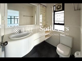 Mid Levels Central - Mackenny Court 05