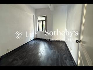 Mid Levels Central - Mackenny Court 06