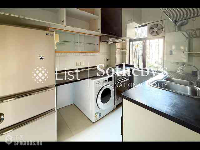 Mid Levels Central - Mackenny Court 08