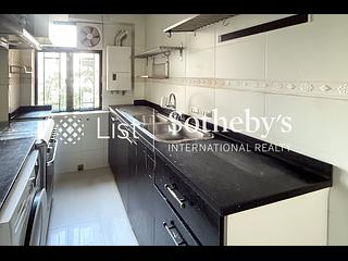 Mid Levels Central - Mackenny Court 09