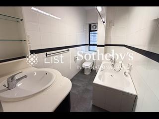 Mid Levels Central - Mackenny Court 10