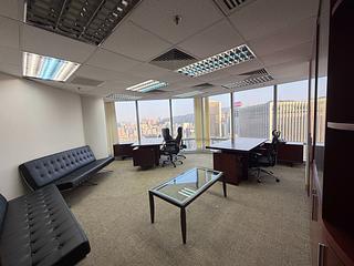 Wan Chai - Convention Plaza Office Tower 09