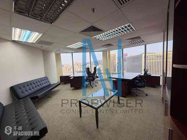 Wan Chai - Convention Plaza Office Tower 09