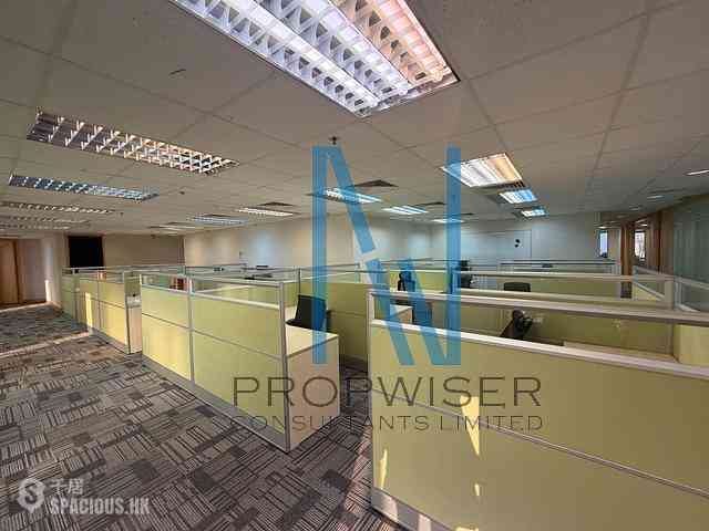 Wan Chai - Convention Plaza Office Tower 06