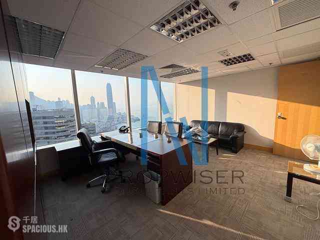 Wan Chai - Convention Plaza Office Tower 02