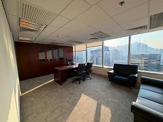 Wan Chai - Convention Plaza Office Tower 03