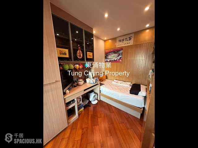 Tung Chung - Coastal Skyline Phase 1 Block 3 09