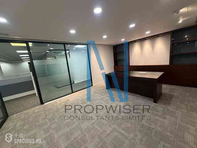Wan Chai - Convention Plaza Office Tower 03
