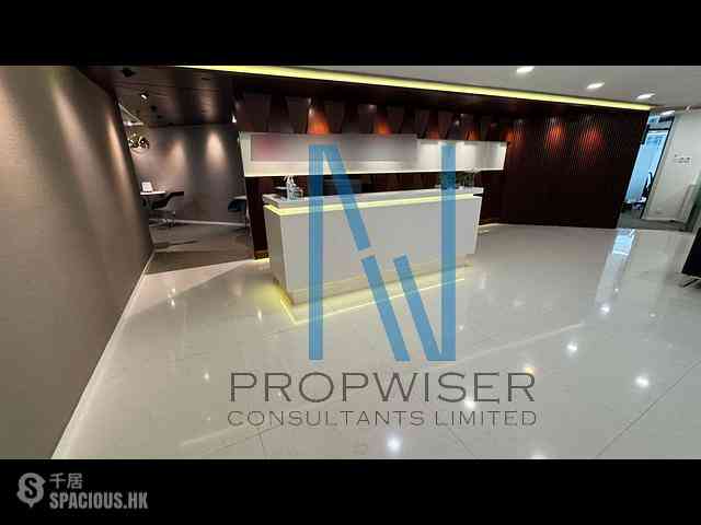 Wan Chai - Convention Plaza Office Tower 08