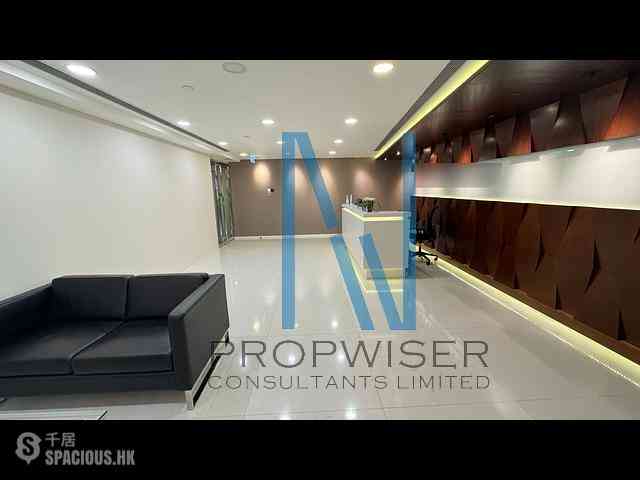 Wan Chai - Convention Plaza Office Tower 07