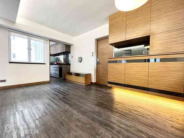 Wan Chai - Kin On Building 02