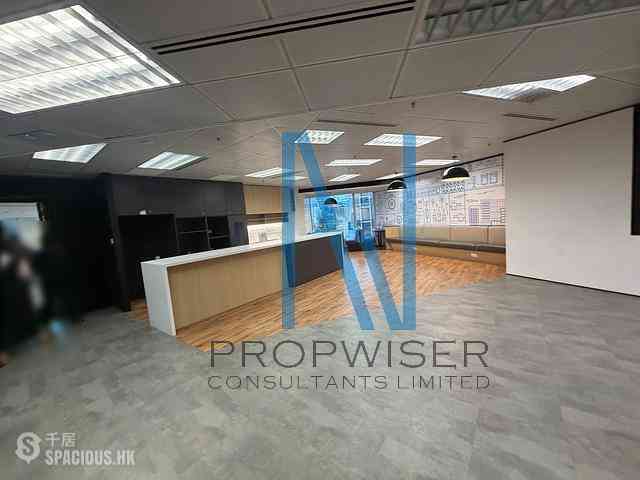 Wan Chai - Central Plaza 04