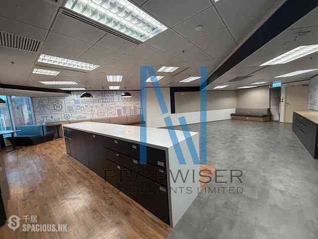Wan Chai - Central Plaza 06