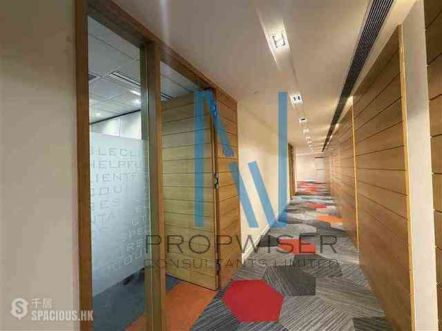 Wan Chai - Central Plaza 02