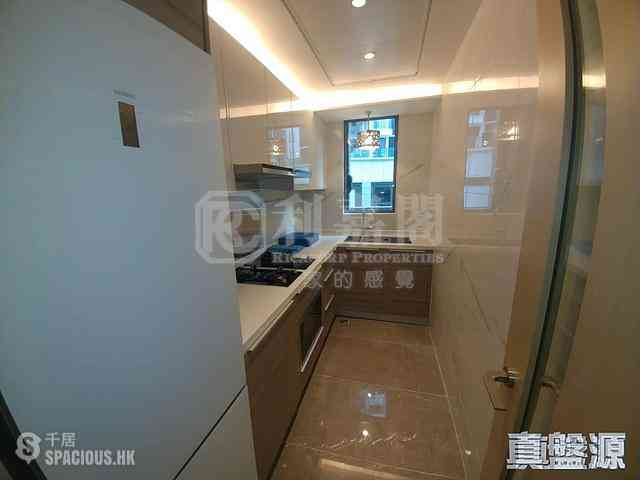 Tseung Kwan O - The Papillons Block 5 04