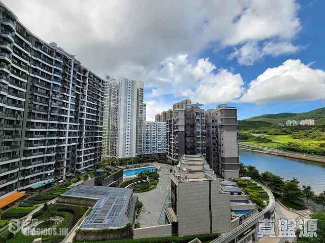 Tseung Kwan O - Monterey Block 8 02