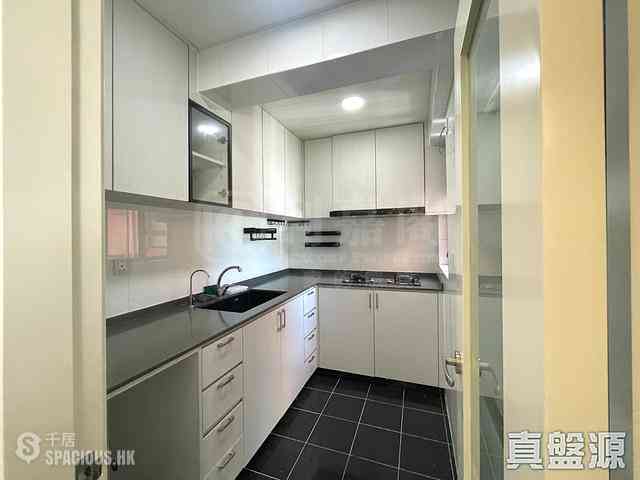 Hang Hau - Nan Fung Plaza Block 6 07