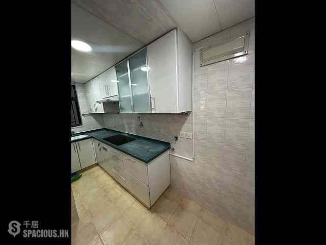 Wan Chai - Wai Tak Building 09