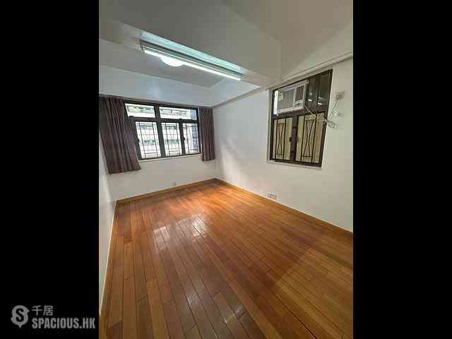 Wan Chai - Wai Tak Building 07
