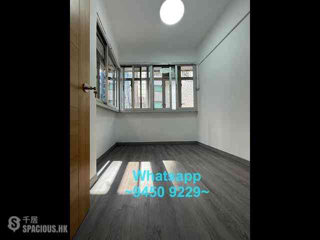 Sheung Wan - 304, Queen's Road Central 04