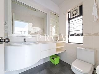 Mid Levels Central - Mackenny Court 05