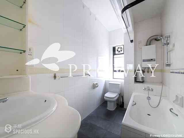Mid Levels Central - Mackenny Court 09