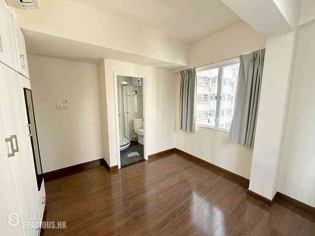 Wan Chai - Kam Tak Mansion 10