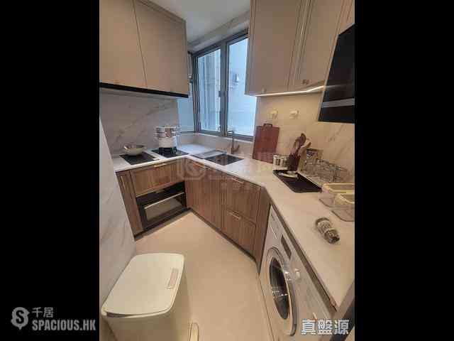 West Kowloon - Sorrento Phase 1 Block 6 07