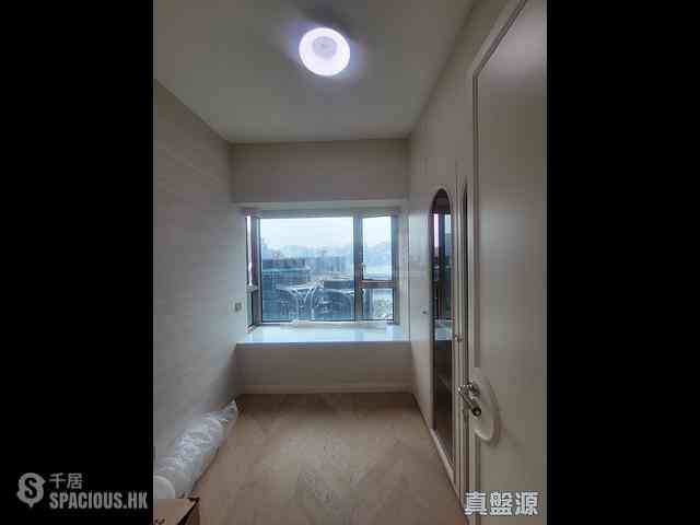 West Kowloon - Sorrento Phase 1 Block 6 06