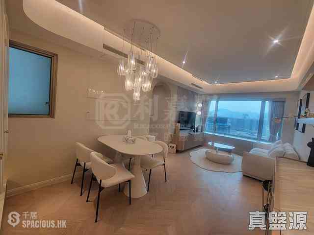 West Kowloon - Sorrento Phase 1 Block 6 01