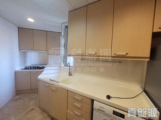 West Kowloon - Sorrento Phase 1 Block 6 06