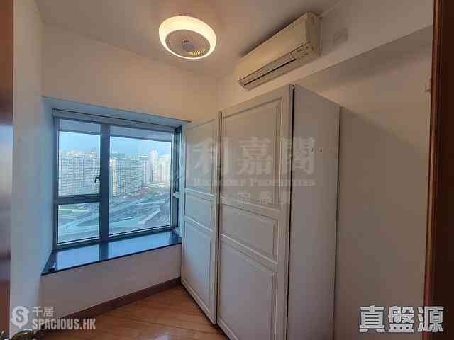 West Kowloon - Sorrento Phase 1 Block 6 08
