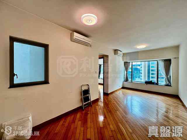 West Kowloon - Sorrento Phase 1 Block 5 01
