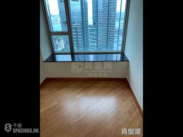 West Kowloon - Sorrento Phase 1 Block 5 04