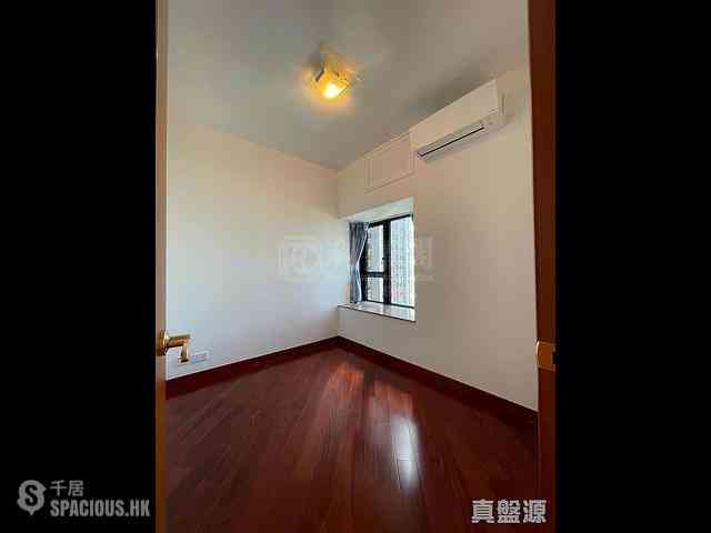 West Kowloon - The Arch Star Tower (Block 2) 04