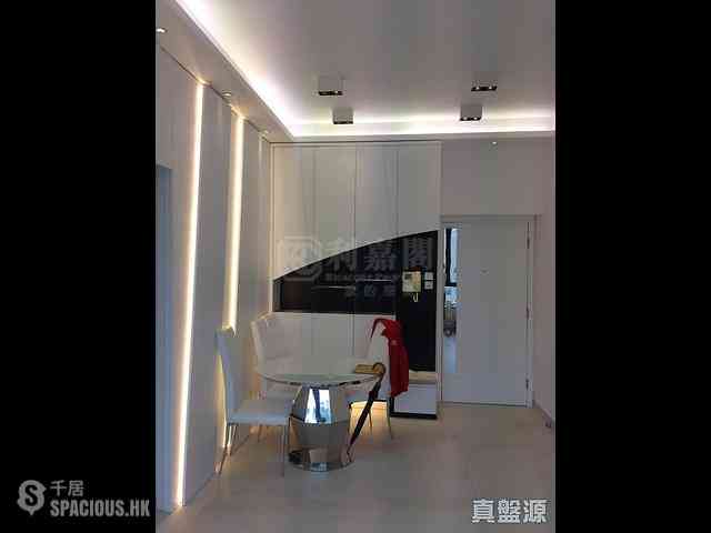 West Kowloon - The Arch Sky Tower (Block 1) 02