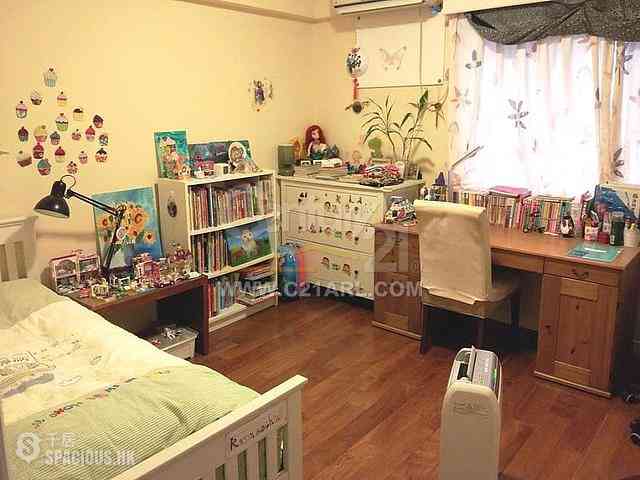 Pok Fu Lam - Baguio Villa Block 38 05
