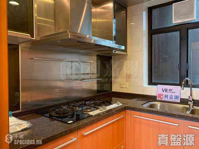West Kowloon - The Arch Sky Tower (Block 1) 07